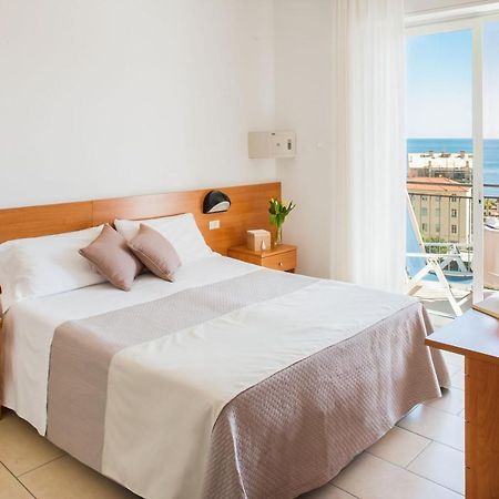 Hotel Europa Finale Ligure Buitenkant foto