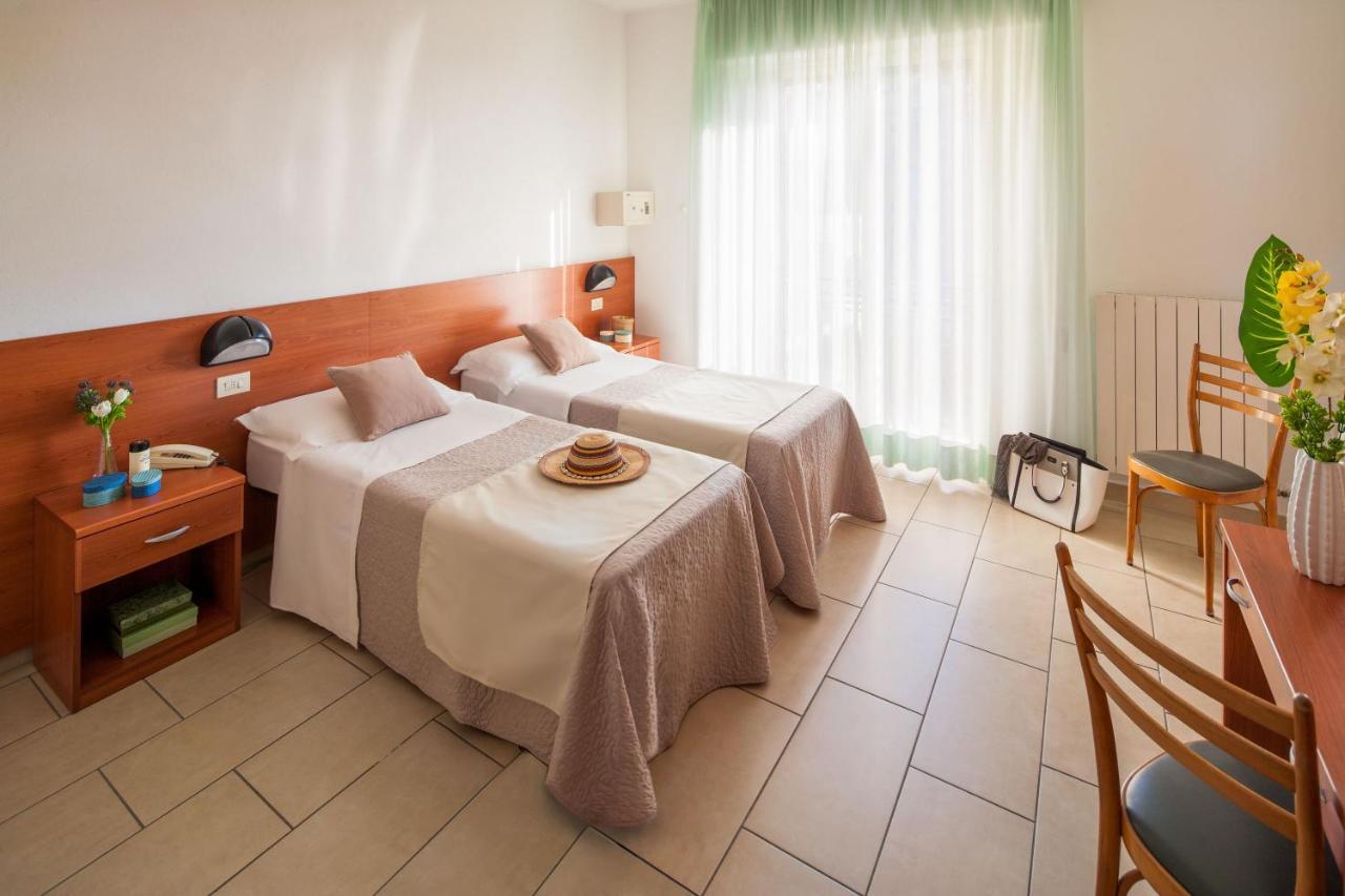 Hotel Europa Finale Ligure Buitenkant foto