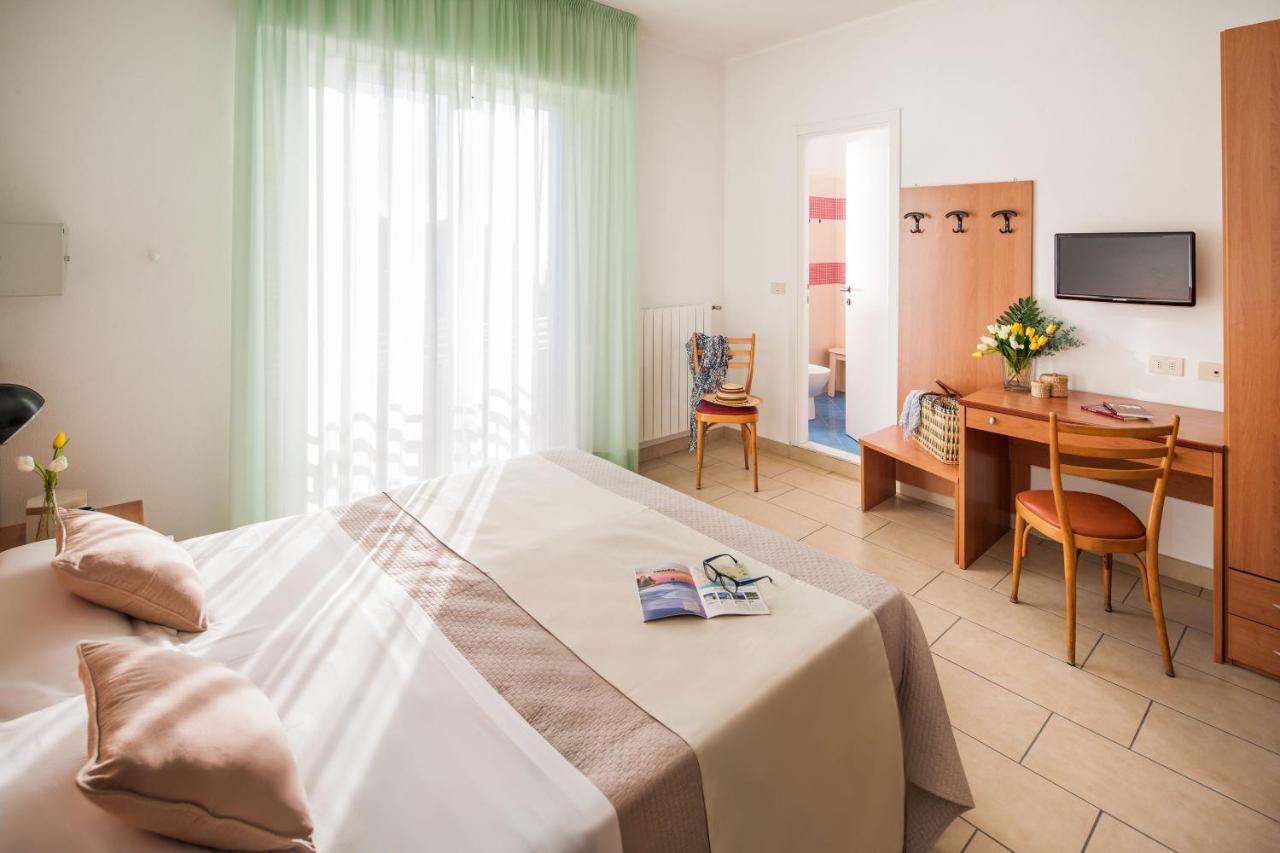 Hotel Europa Finale Ligure Buitenkant foto
