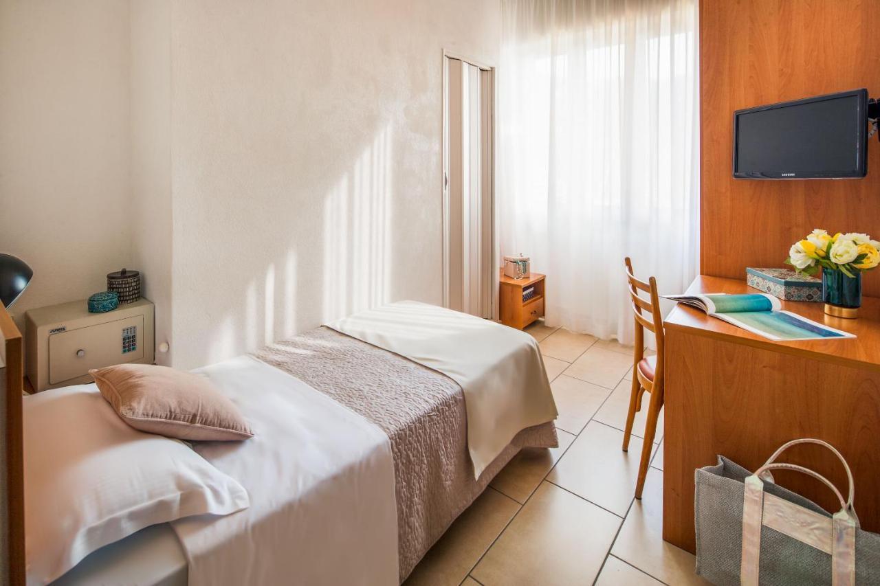 Hotel Europa Finale Ligure Buitenkant foto