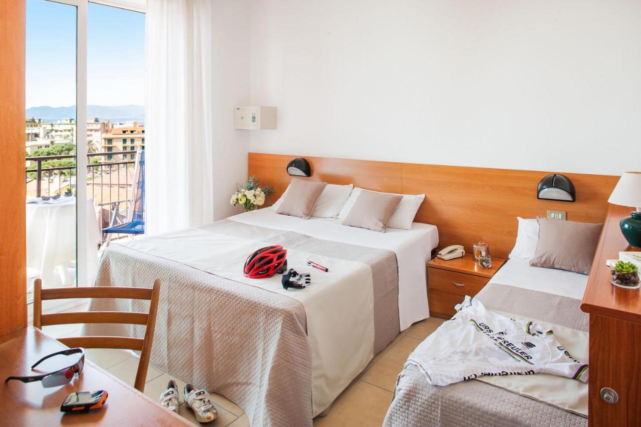 Hotel Europa Finale Ligure Buitenkant foto