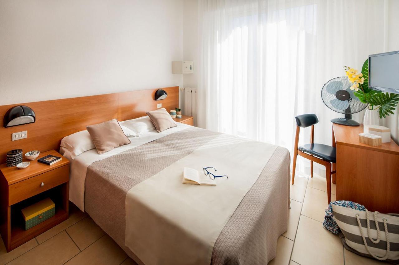 Hotel Europa Finale Ligure Buitenkant foto