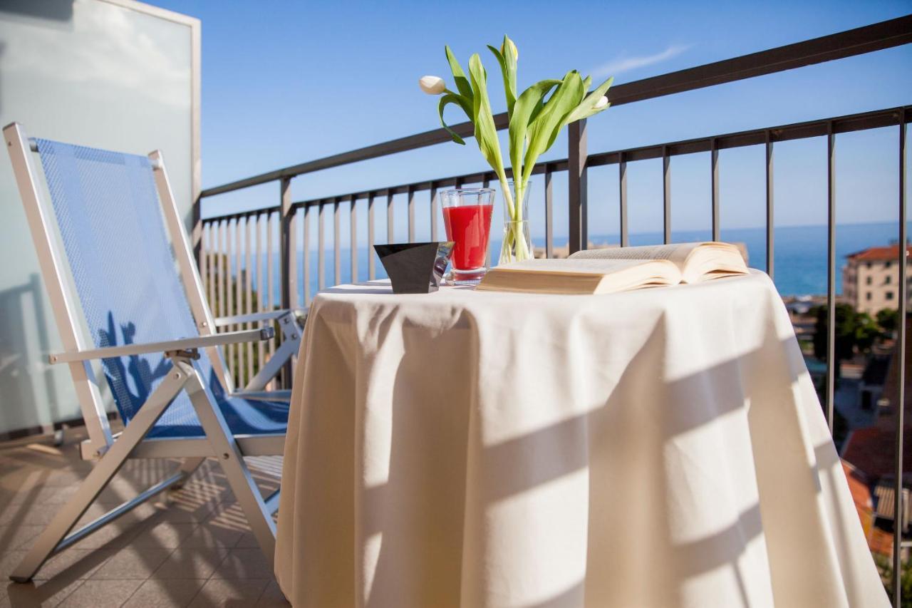Hotel Europa Finale Ligure Buitenkant foto