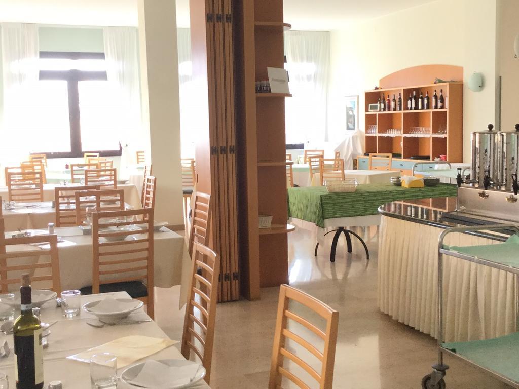 Hotel Europa Finale Ligure Buitenkant foto
